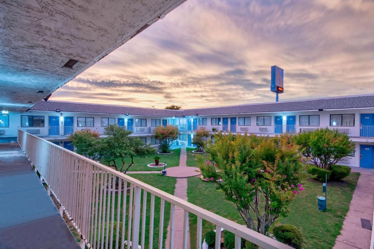 Motel 6-Austin, Tx - North Exteriör bild