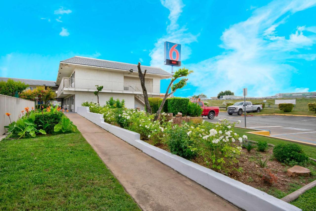 Motel 6-Austin, Tx - North Exteriör bild