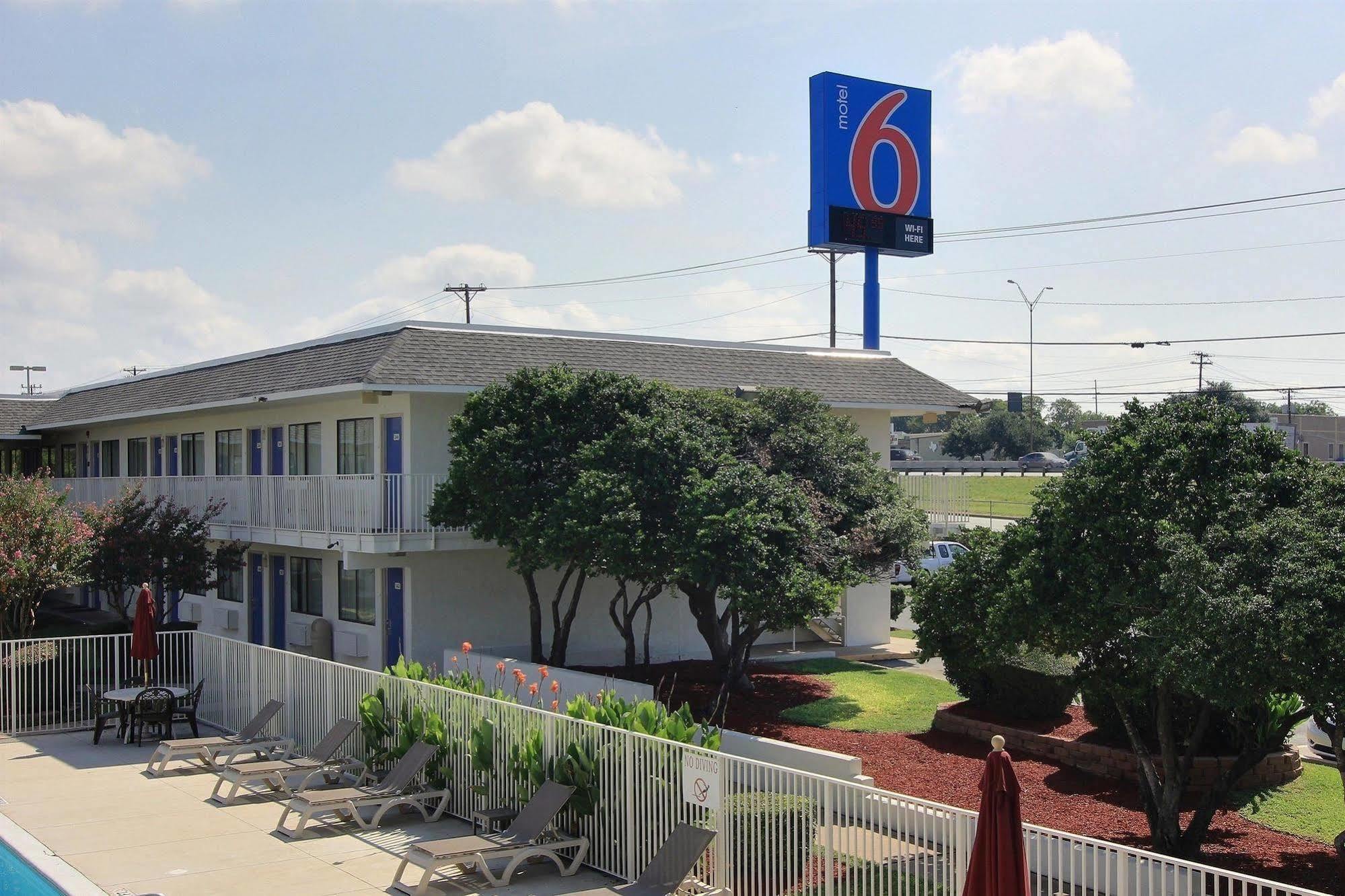 Motel 6-Austin, Tx - North Exteriör bild